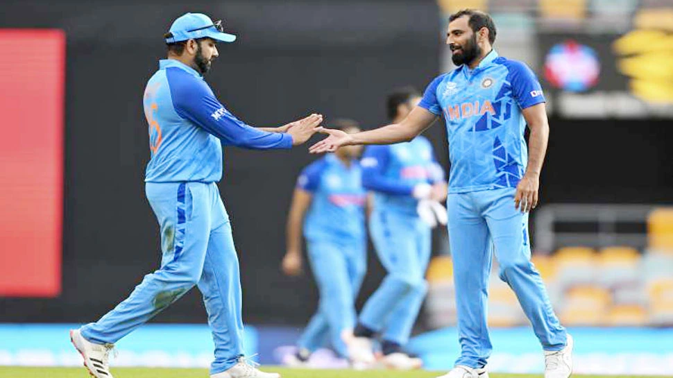 Mohammed Shami In Indian Team: शमी के टीम इंडिया में वापसी करते ही इस स्टार खिलाड़ी की बड़ी टेंशन, बेंच पर बीतेगा पूरा T20 वर्ल्ड कप! 1 Mohammed Shami In Indian Team: शमी के टीम इंडिया में वापसी करते ही इस स्टार खिलाड़ी की बड़ी टेंशन, बेंच पर बीतेगा पूरा T20 वर्ल्ड कप!