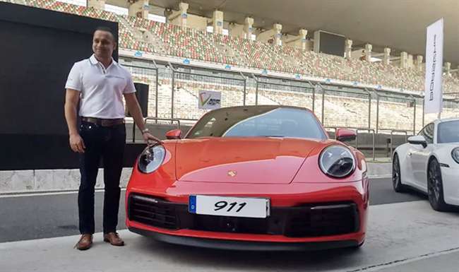 Porsche Cars: महज नौ महीने में डिलीवर हुई Porsche की 571 गाड़ियां, भारत में बढ़ रहा सुपर लग्जरी स्पोर्ट कारों का खुमार डिटेल्स में जानिए 2 porcshe car