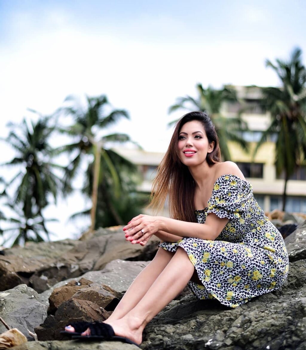 Munmun Dutta Switzerland Vacation स्विटजरलैंट के हसीन नजारों में खूब एन्जॉय कर रही 'तारक मेहता का उल्टा चश्मा' की बबीता जी, दिखाए खूबसूरत नजारे 1 munmun-dutta18-2