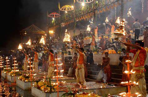 Dev Diwali 2022 देव दीपावली आज! जानें क्यों इतना महत्वपूर्ण है गंगा स्नान और दीपदान 1 Dev Diwali 2022