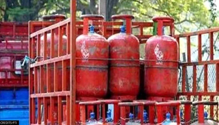 New Year LPG Price Today: नए साल के पहले दिन गैस सिलेंडर के दाम में आया बदलाव, चेक करें आपके शहर के लेटेस्ट रेट्स 3