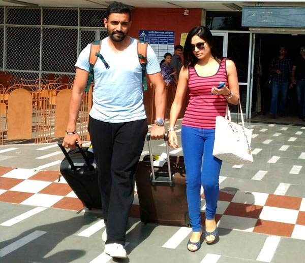 Irfan Pathan की पत्नी है बेहद खूबसूरत पहली बार नकाब हटा कर करवाया अपनी खूबसूरती का दीदार, ऐसी खूबसूरती देख चांद भी शर्मा जाए 2 image 47