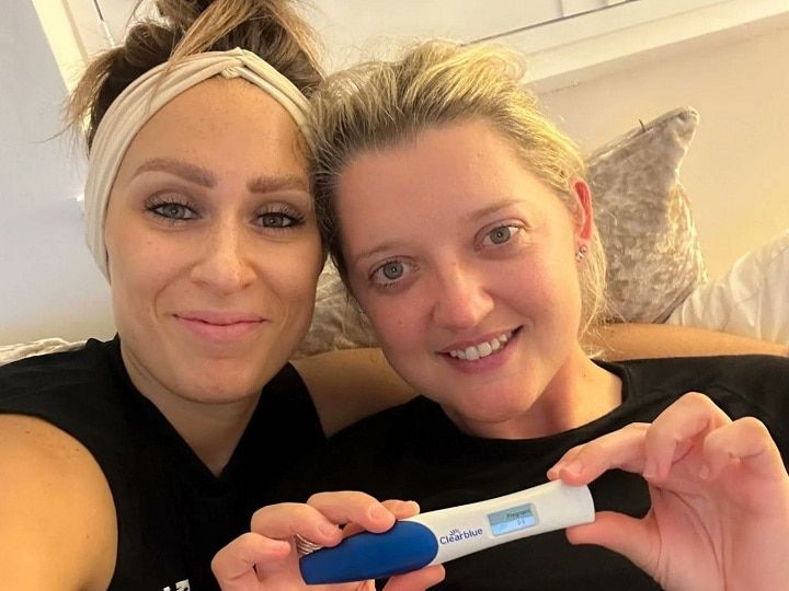 England की महानतम महिला क्रिकेटर Sarah Taylor अपनी महिला पार्टनर Diana के साथ माँ बनी , 19 हफ्ते बाद होगा बच्चे का जन्म सोनोग्राफी के साथ शेयर की तस्वीर 1 ed88ea4eee