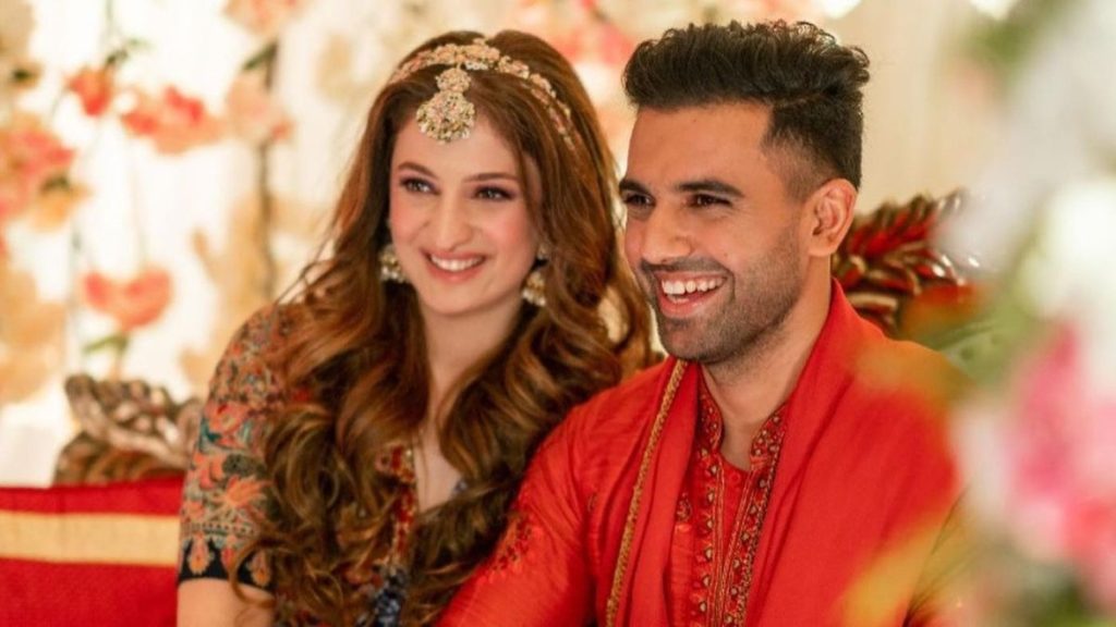 Deepak Chahar की पत्नी है बेहद खूबसूरत, नोरा और दिशा पठानी को भी देती है खूबसूरती में मात हॉटनेस देख सासे थम जायेगी 1 jpg_20230204_124522_0000-1024x576