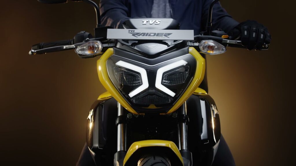 TVS की इस स्पोर्टी लुक्स वाली धाकड़ बाइक ने Pulsar-Apache को चटाई धूल एडवांस फीचर्स और किफायती कीमत और तगड़े माइलेज देख पल्सर अपाचे की बड़ी टेंशन 1 maxresdefault (1)
