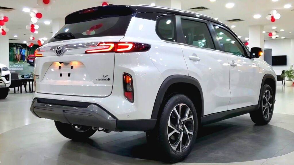 Creta के चक्के जाम कर देंगी Toyota की मिनी Fortuner, धड़ाधड़ फीचर्स के साथ माइलेज भी जोरदार