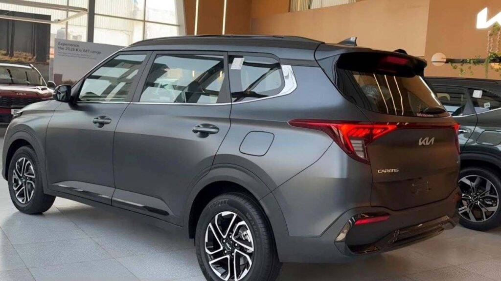 Innova को धूल चटा देगी Kia की नई 7-Seater MPV, दमदार इंजन के साथ फीचर्स भी फर्राटेदार