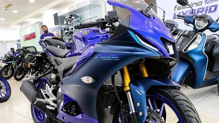 Yamaha R15 V4 Price Engine Features