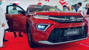 घर ले आये 1 लाख रुपये में Toyota की मिनी Fortuner, स्टैण्डर्ड फीचर्स और तगड़ा माइलेज, देखे पूरा प्लान