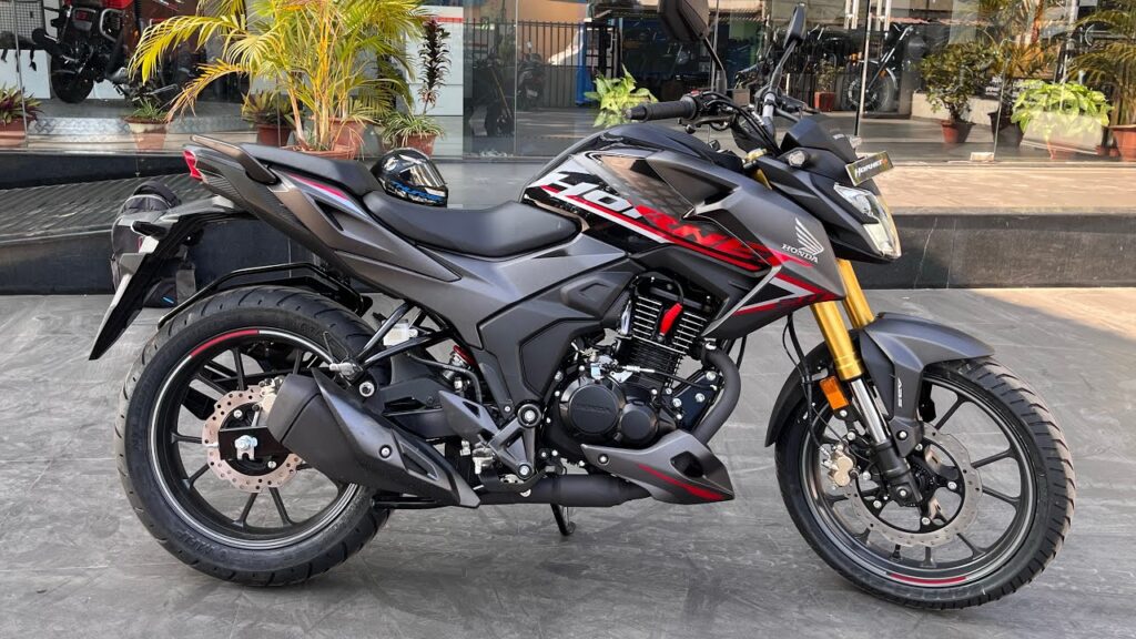 TVS Apache को मिटटी में मिला देंगी Honda की कंटाप लुक बाइक, ज्यादा माइलेज के साथ फीचर्स भी दनदनाते