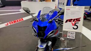 KTM को झंझोड़ देगा Yamaha R15 का मॉडर्न लुक, मजबूत इंजन के साथ माइलेज भी झन्नाटेदार