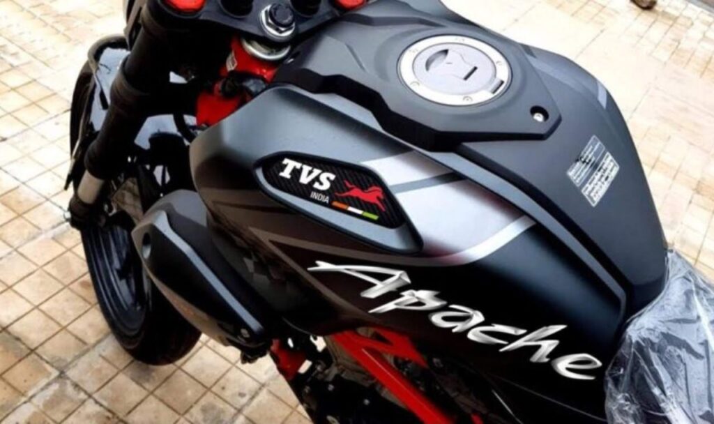 KTM का बिस्तर लपेट देगा TVS Apache का चार्मिंग लुक, तगड़े माइलेज और फर्राटेदार स्पीड़ से मचायेगी भौकाल