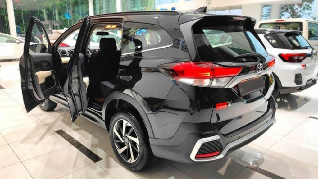 7-सीटर सेगमेंट में गोते लगाने आयी Toyota की मिनी Innova, स्टैण्डर्ड फीचर्स और 26km माइलेज, देखे कीमत 1 7-सीटर सेगमेंट में गोते लगाने आयी Toyota की मिनी Innova, स्टैण्डर्ड फीचर्स और 26km माइलेज, देखे कीमत