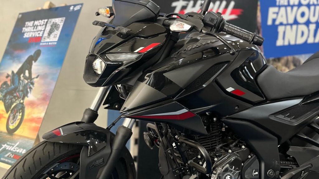 TVS Apache की हवा टाइट कर देंगा Bajaj Pulsar का किलर लुक, दमदार इंजन के साथ झक्कास फीचर्स