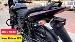 TVS Apache की बत्ती बुझा देंगी Bajaj की चर्चित बाइक, दमदार इंजन के साथ फीचर्स भी झन्नाट, देखे कीमत