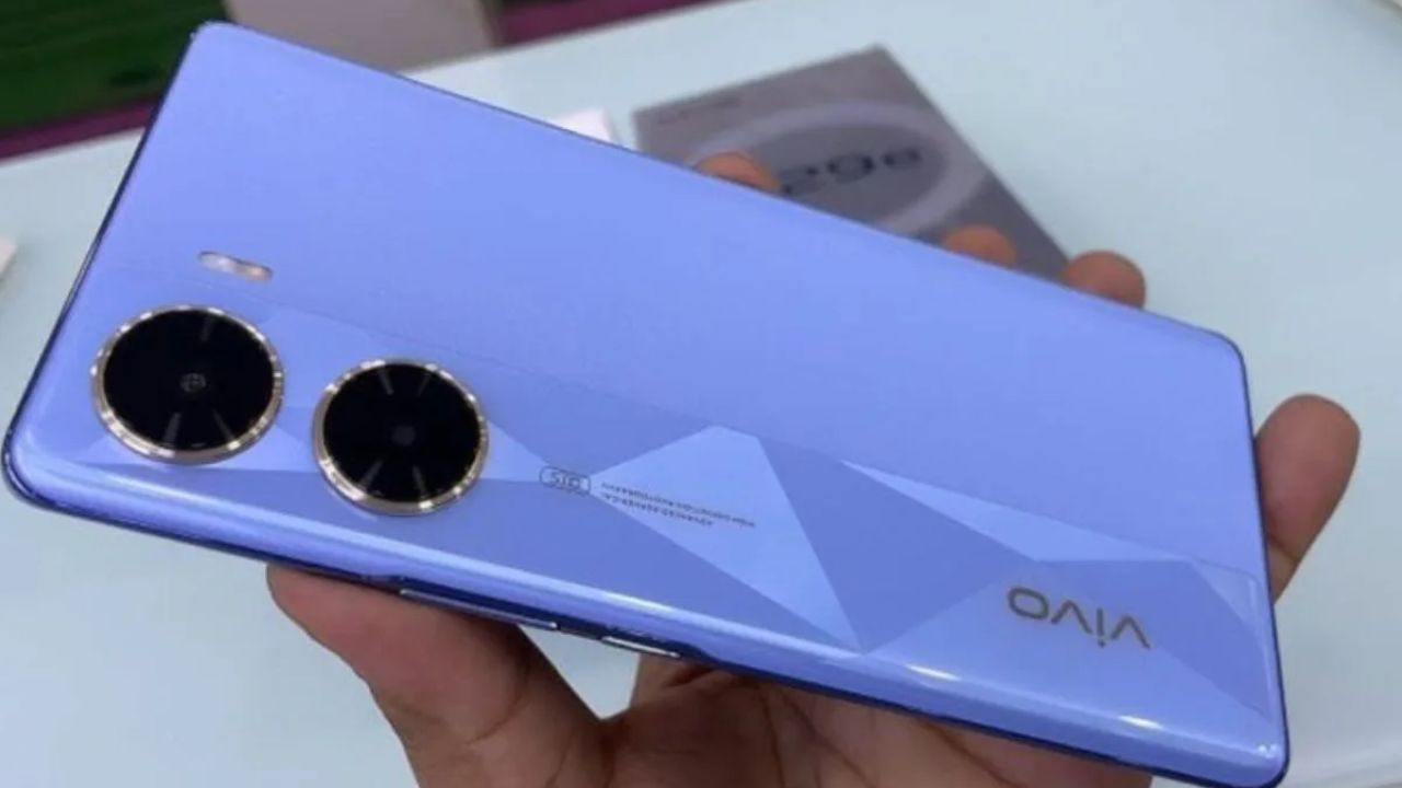 OnePlus का घमंड तोड़ देंगा Vivo का शानदार स्मार्टफोन, चकाचक फोटू क्वालिटी के साथ देखे बैटरी और फीचर्स 1 OnePlus का घमंड तोड़ देंगा Vivo का शानदार स्मार्टफोन, चकाचक फोटू क्वालिटी के साथ देखे बैटरी और फीचर्स