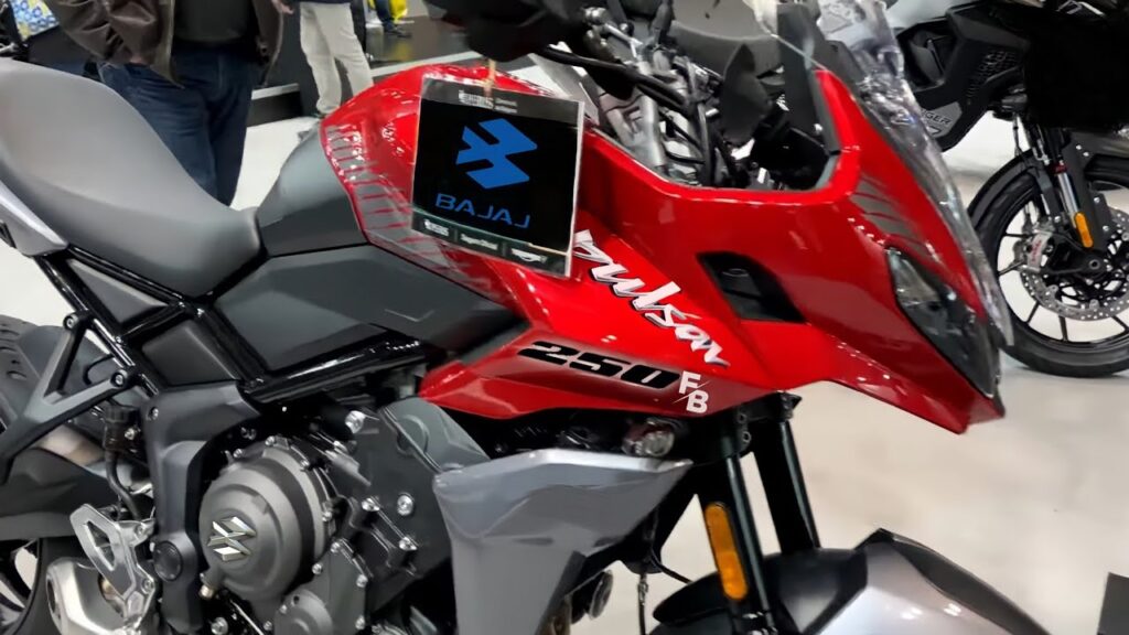 KTM की पुंगी बजा देंगी Bajaj की धाकड़ बाइक, तगड़े माइलेज के साथ झन्नाटेदार फीचर्स, देखे कीमत