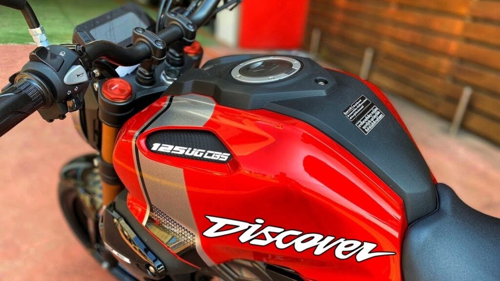 Bajaj Discover 125: Hero नींदे उडा देगी Bajaj की Discover बाइक, सॉलिड इंजन और झमाझम फीचर्स के साथ देखे कीमत 1 Bajaj Discover 125: Hero नींदे उडा देगी Bajaj की Discover बाइक, सॉलिड इंजन और झमाझम फीचर्स के साथ देखे कीमत
